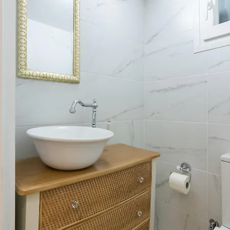 Spacious Luxury Apt In City Center Tan Appartement